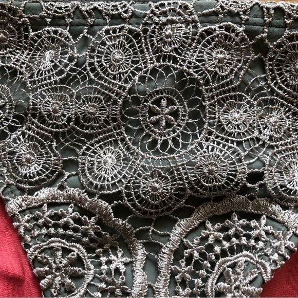 XHILERATION 2 Piece Crocheted Bikini Top and Bottom XL - Picture 4 of 8